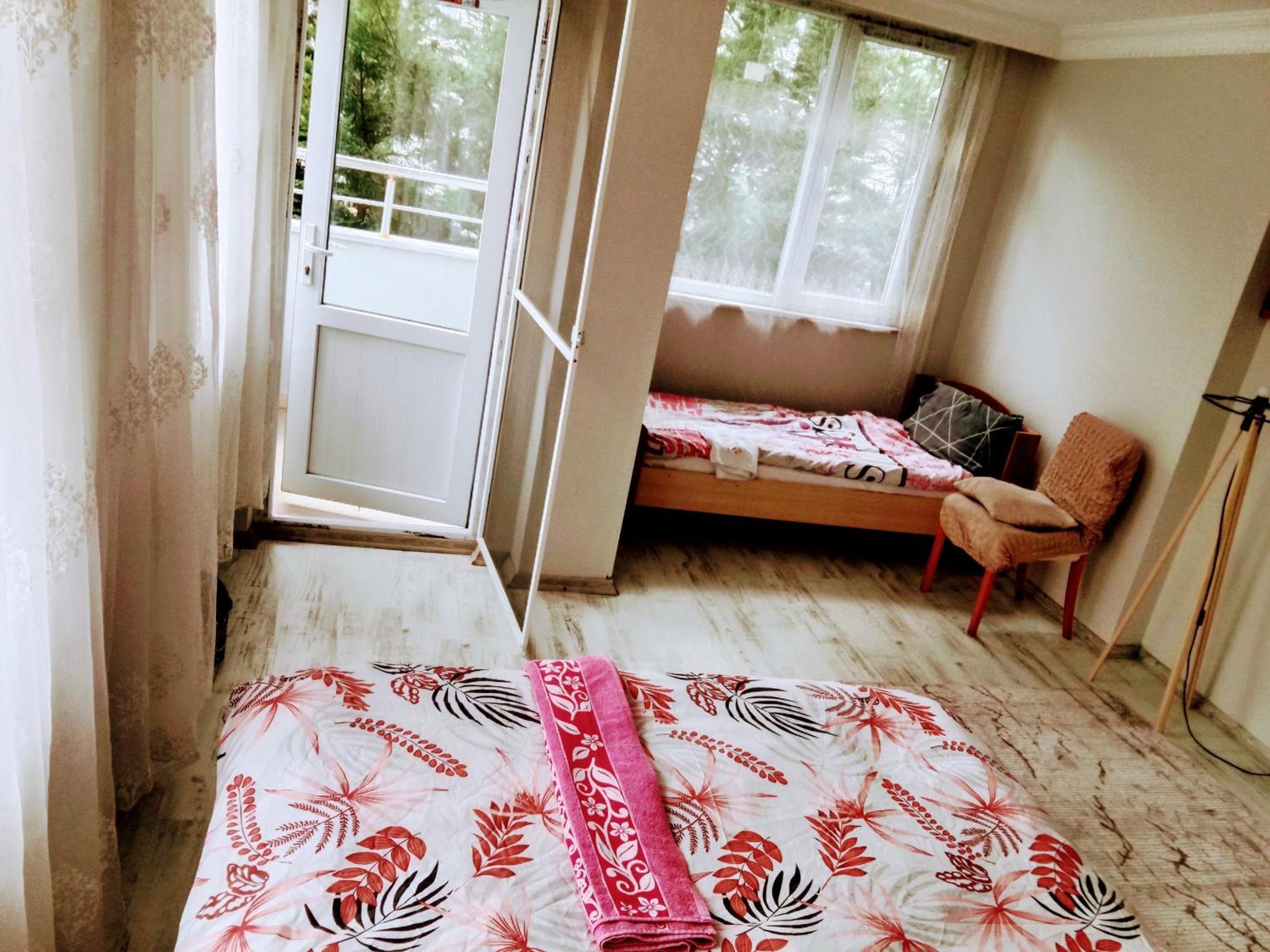 Ahmet Teacher Hotel,6 Minutes From The Airport Arnavutkoy Exterior foto