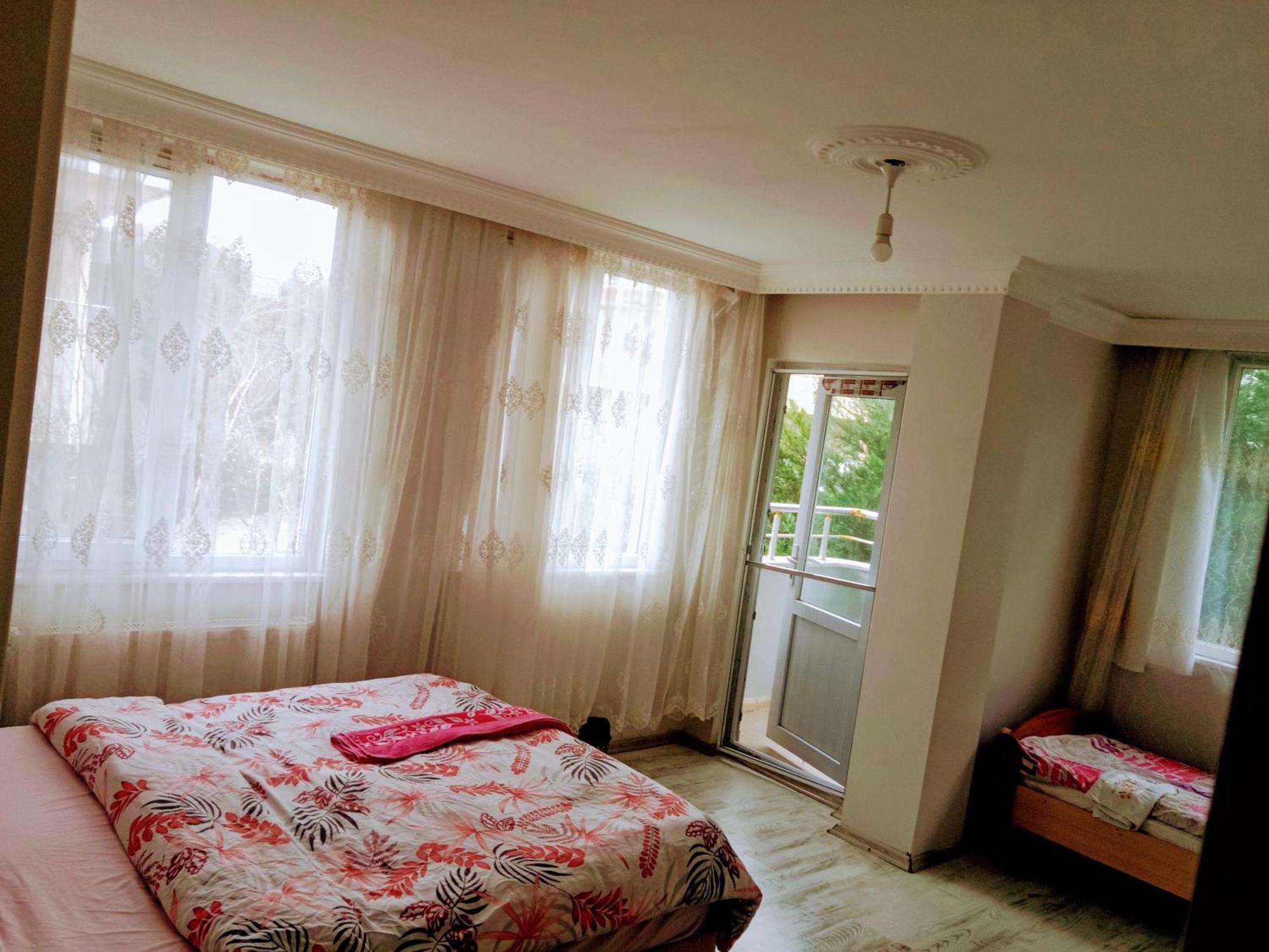 Ahmet Teacher Hotel,6 Minutes From The Airport Arnavutkoy Exterior foto