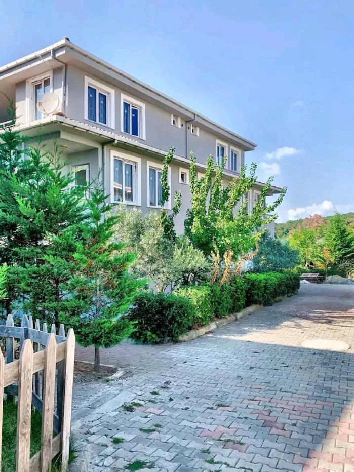 Ahmet Teacher Hotel,6 Minutes From The Airport Arnavutkoy Exterior foto