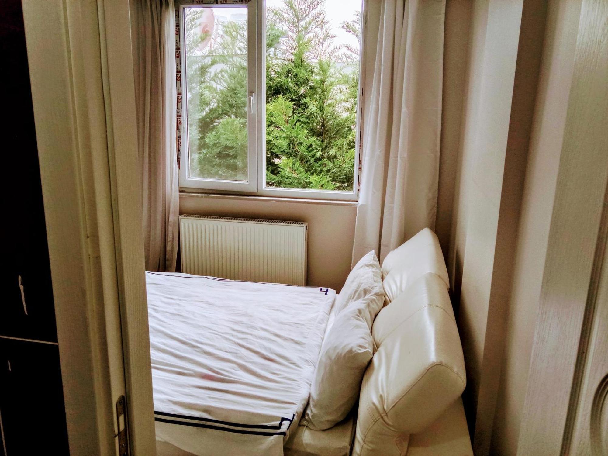 Ahmet Teacher Hotel,6 Minutes From The Airport Arnavutkoy Exterior foto