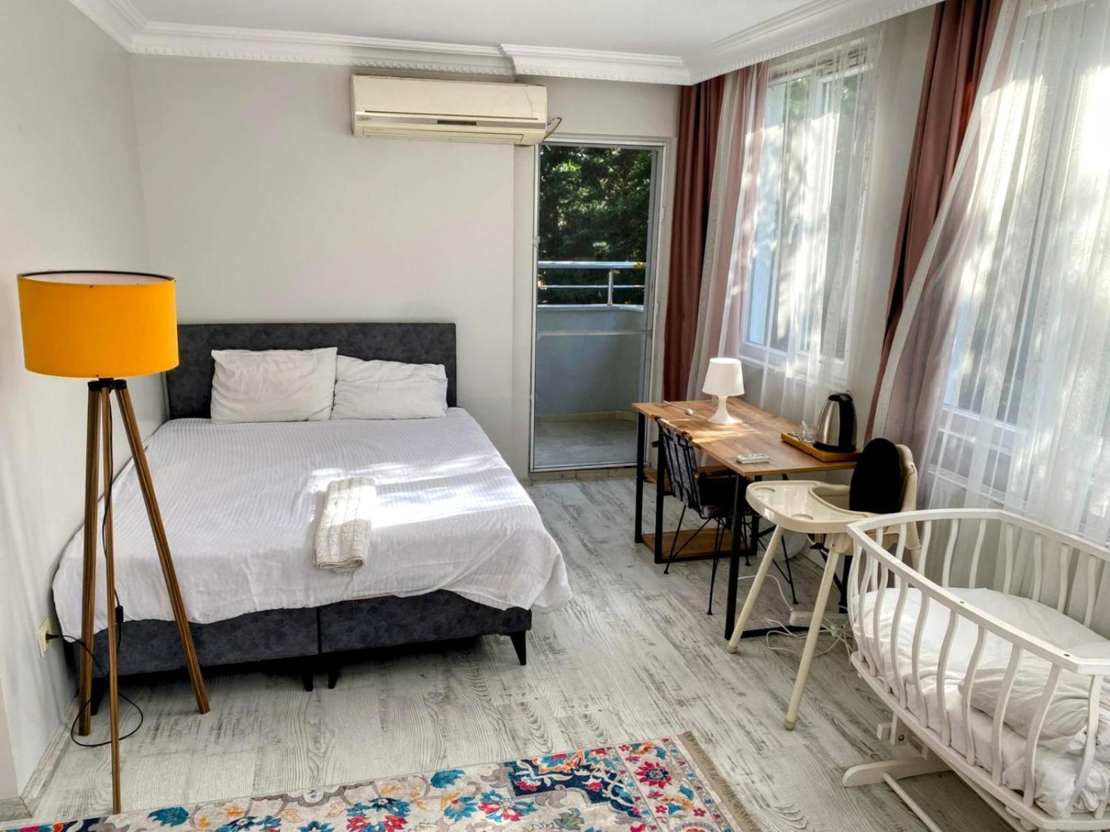 Ahmet Teacher Hotel,6 Minutes From The Airport Arnavutkoy Exterior foto